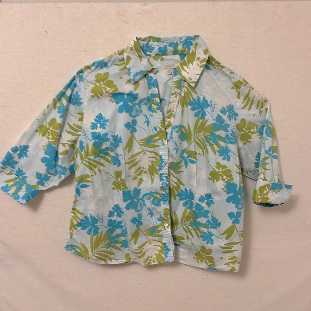 Talbots v neck collared Floral Blouse with turned back cuffs 3x